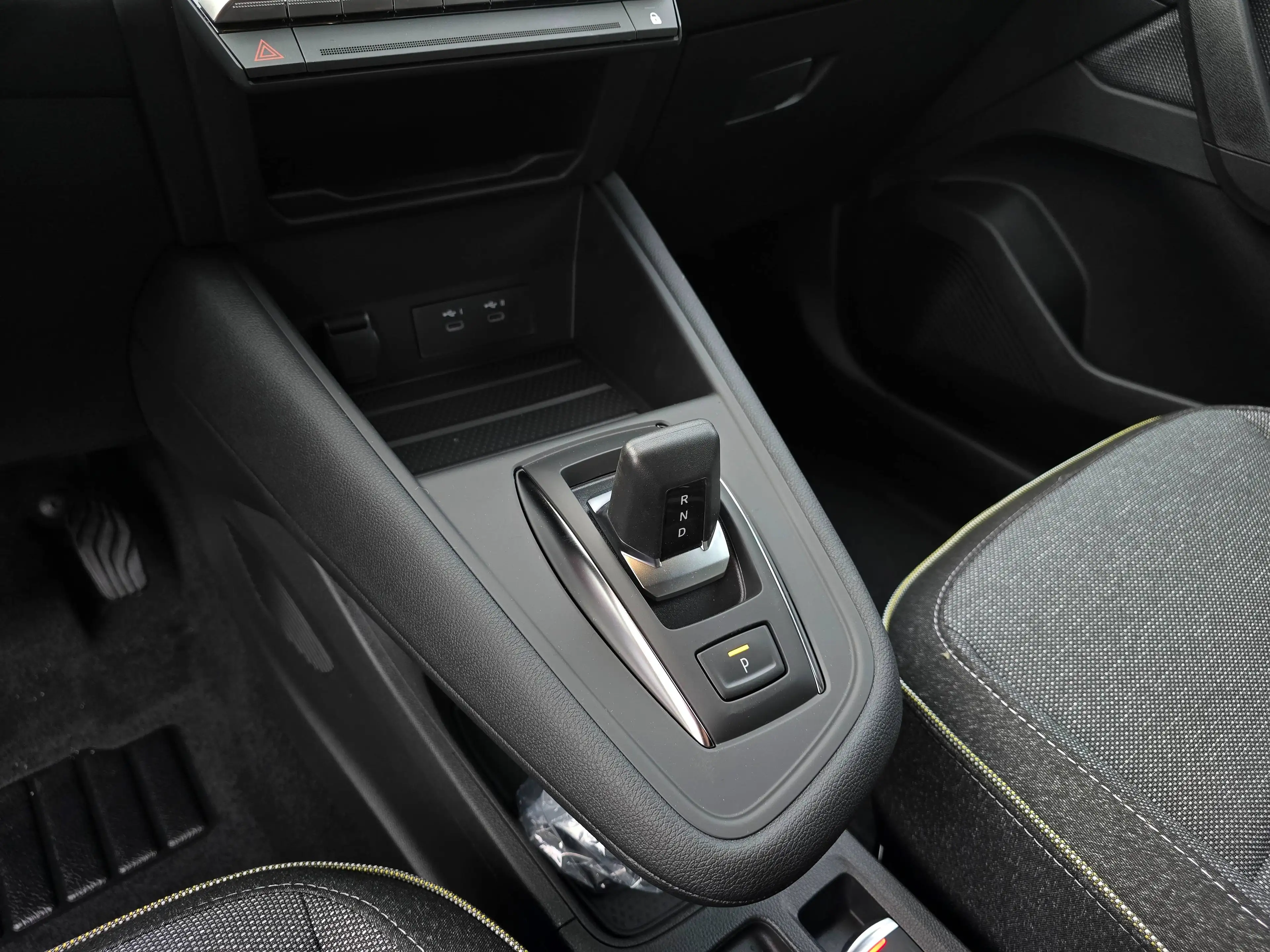 Mitsubishi Grandis GRANDIS  Intense+  1.3 Automaat DEMO — photo 13