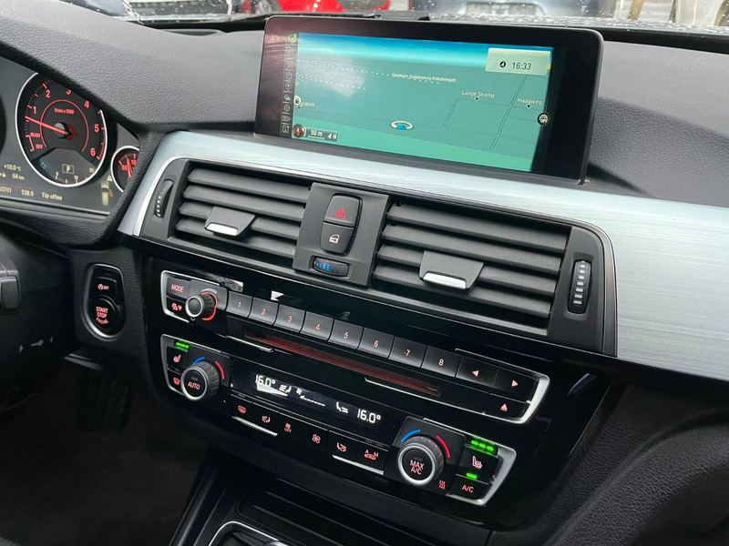 BMW 330 d *Sport Line LED Navi Leder NBT Head up* — photo 15