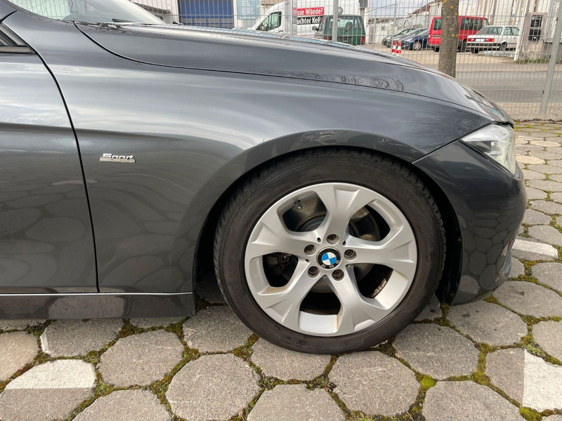 BMW 330 d *Sport Line LED Navi Leder NBT Head up* — photo 11