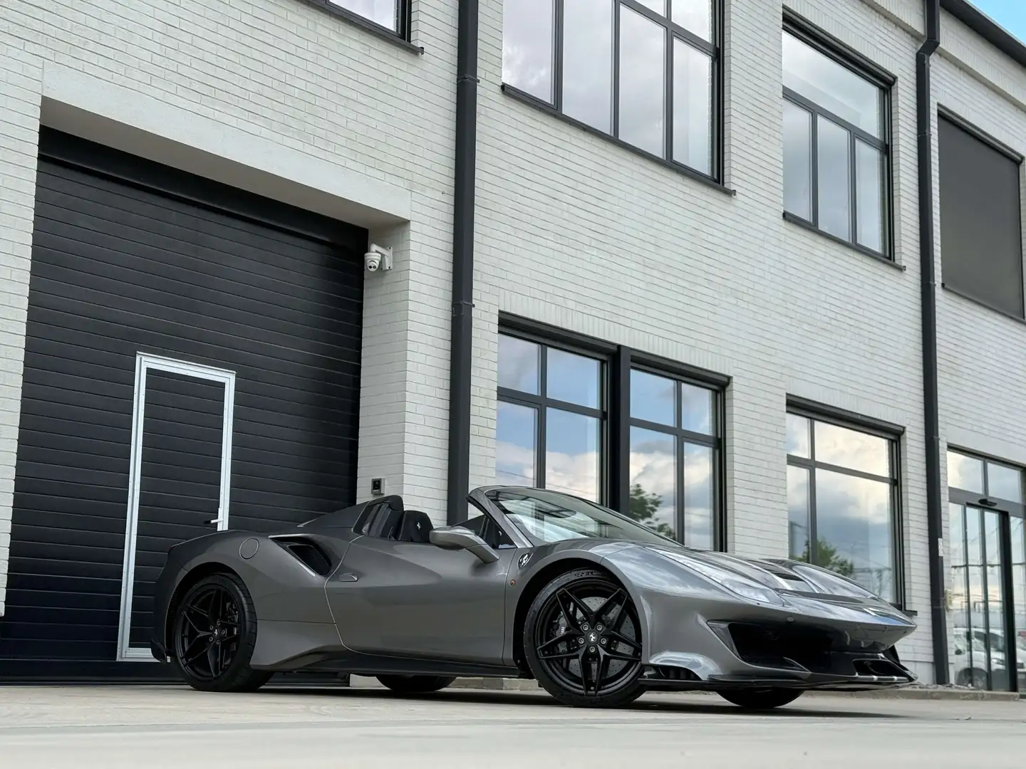 Ferrari 488 \ Pista \ Spider 3.9 Turbo V8 F1 - FULL CARBON Gris - 2