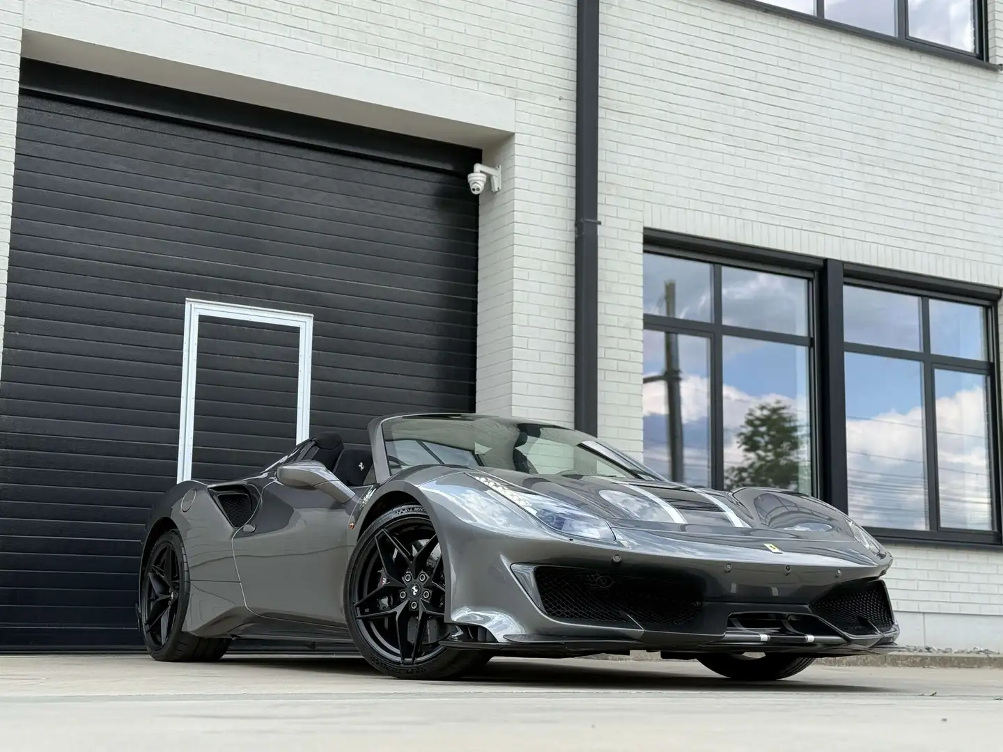Ferrari 488 \ Pista \ Spider 3.9 Turbo V8 F1 - FULL CARBON Gris - 1