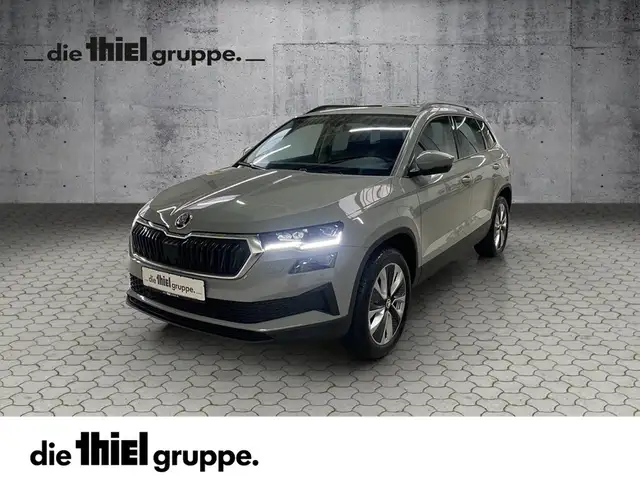 Skoda Karoq 2.0 TDI Style DSG 4x4 Pano+STHZ+ACC+Navi