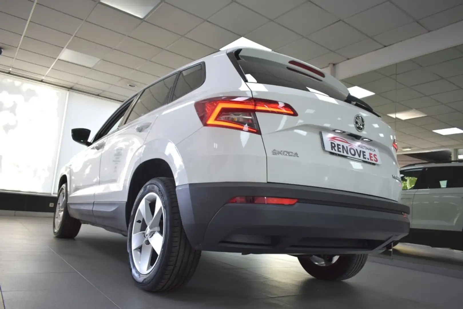 Skoda Karoq 1.5 TSI 110kW (150CV) DSG ACT Ambition Blanco - 2