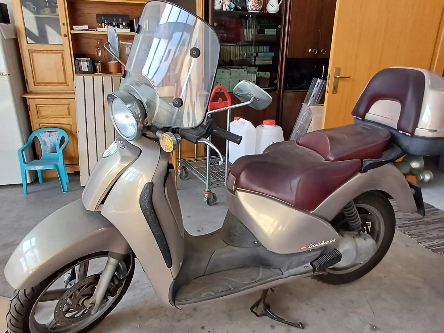Aprilia Scarabeo 125 Oro - 1