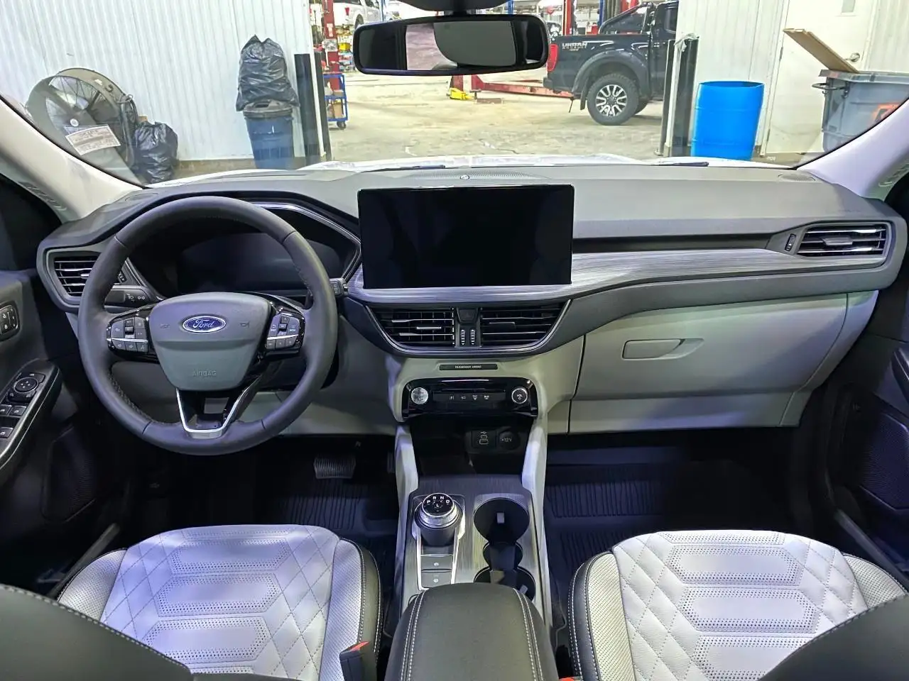 Ford Escape снимка Ford Escape