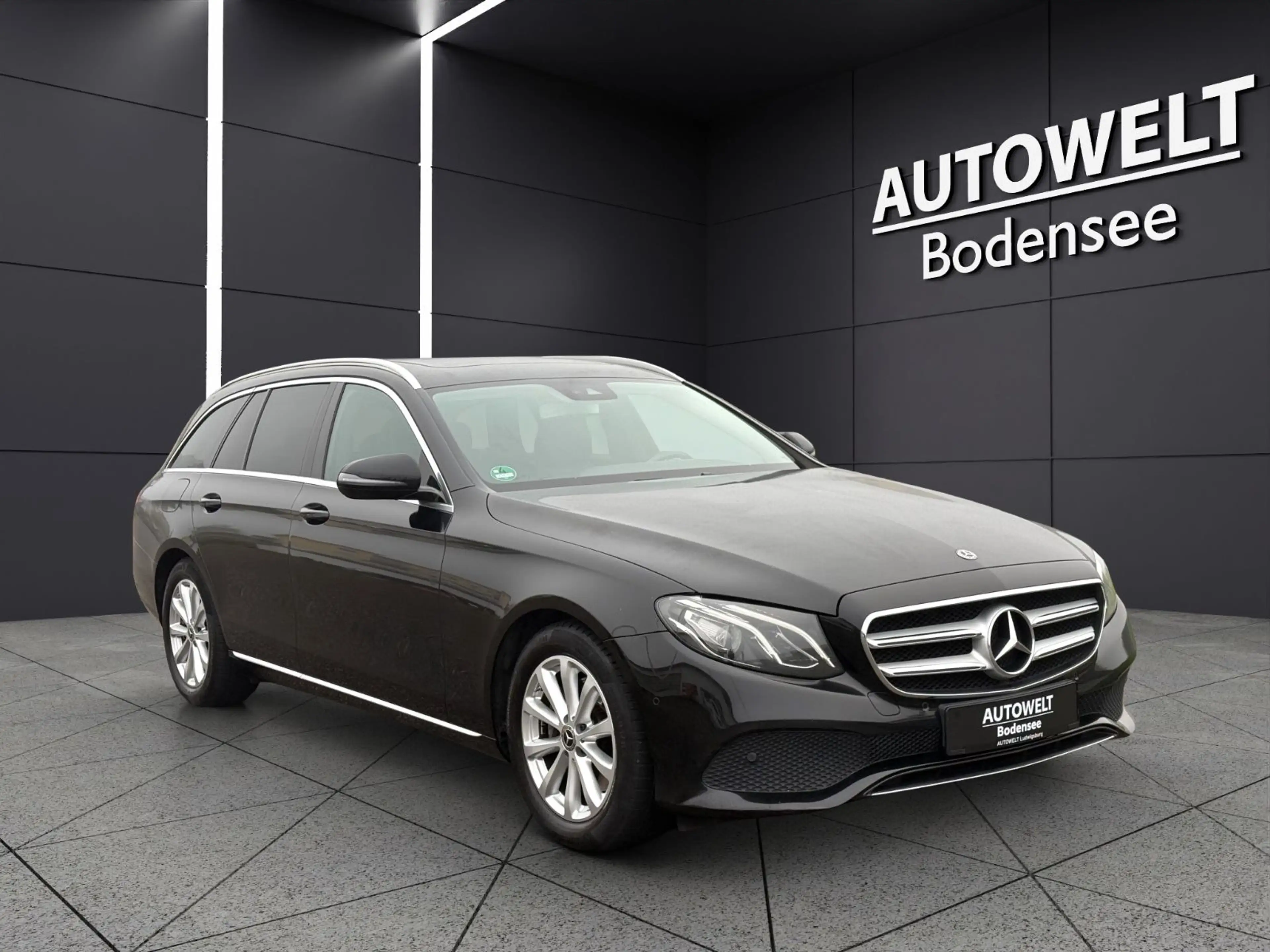 Mercedes-Benz E 220 d T 4Matic LED-NAVI-LEDER-KEYLESS-KAMERA — photo 3