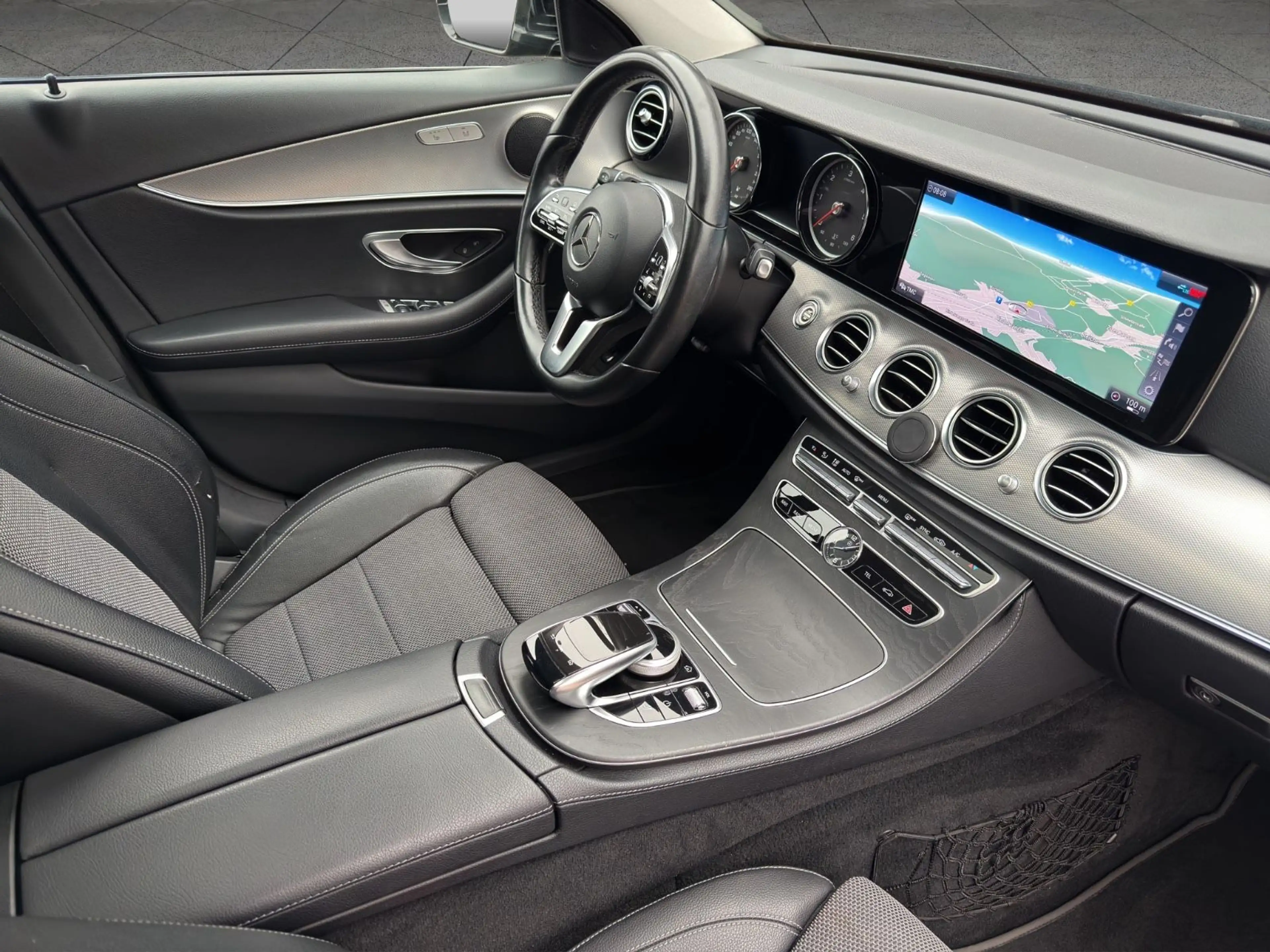 Mercedes-Benz E 220 d T 4Matic LED-NAVI-LEDER-KEYLESS-KAMERA — photo 13