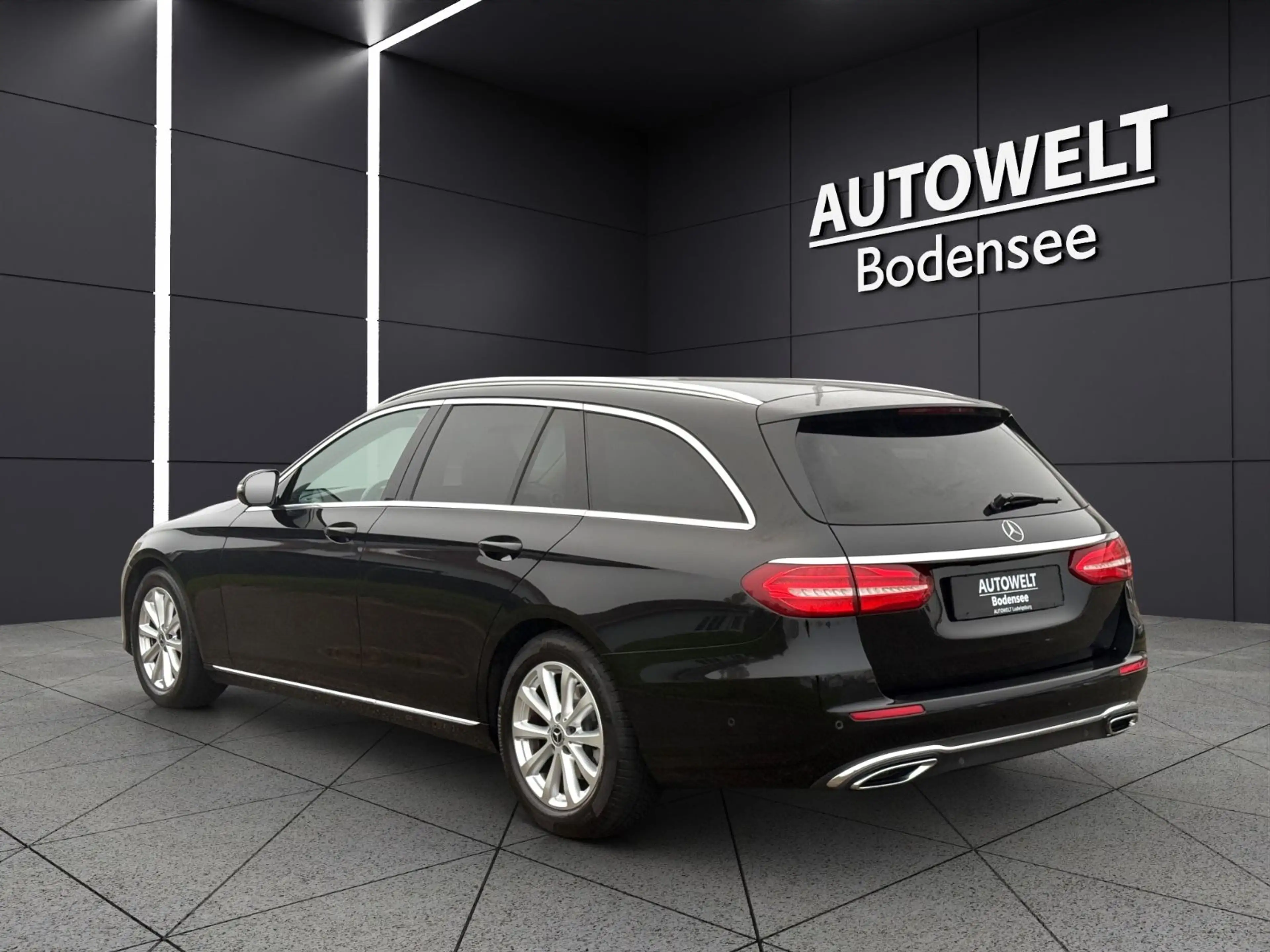 Mercedes-Benz E 220 d T 4Matic LED-NAVI-LEDER-KEYLESS-KAMERA — photo 7