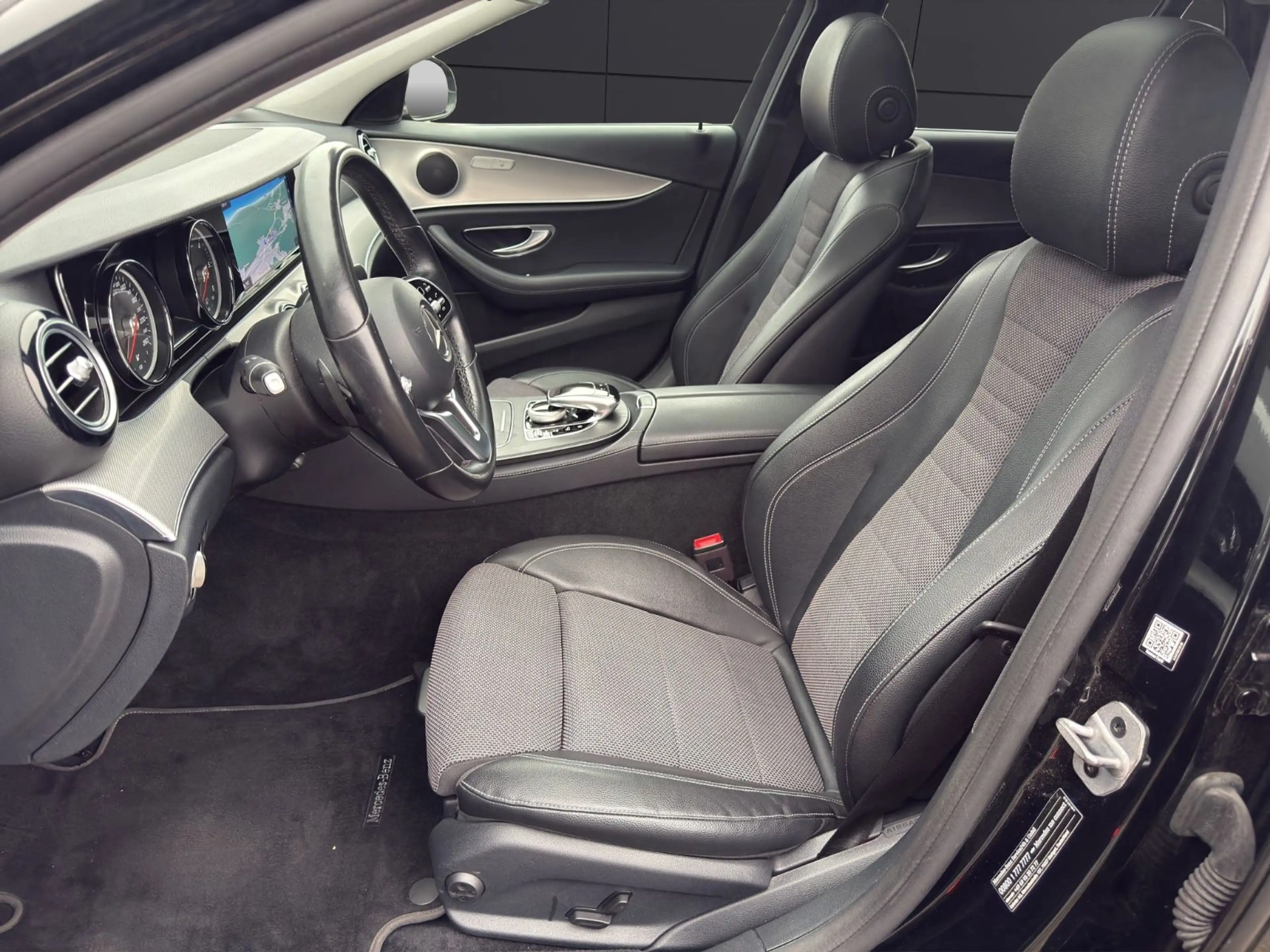 Mercedes-Benz E 220 d T 4Matic LED-NAVI-LEDER-KEYLESS-KAMERA — photo 9