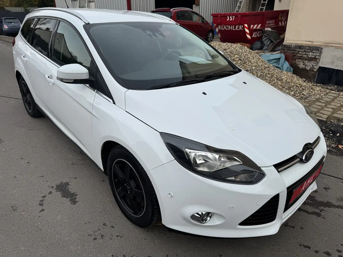Ford Focus Titanium/Keyless Go/Navi/Temp./SHZ/Klima/PDC/Alu Weiß - 2