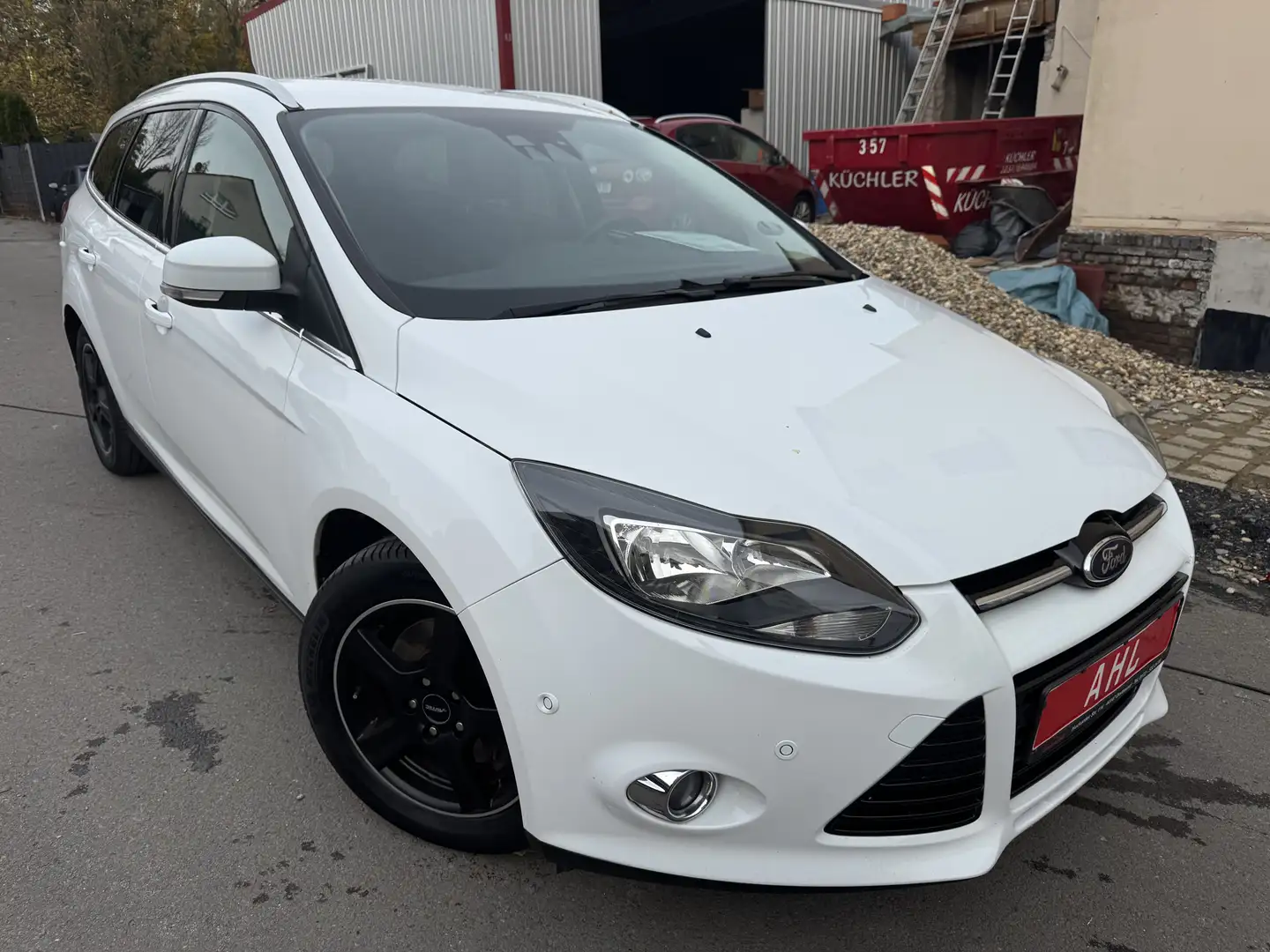 Ford Focus Titanium/Keyless Go/Navi/Temp./SHZ/Klima/PDC/Alu Weiß - 1