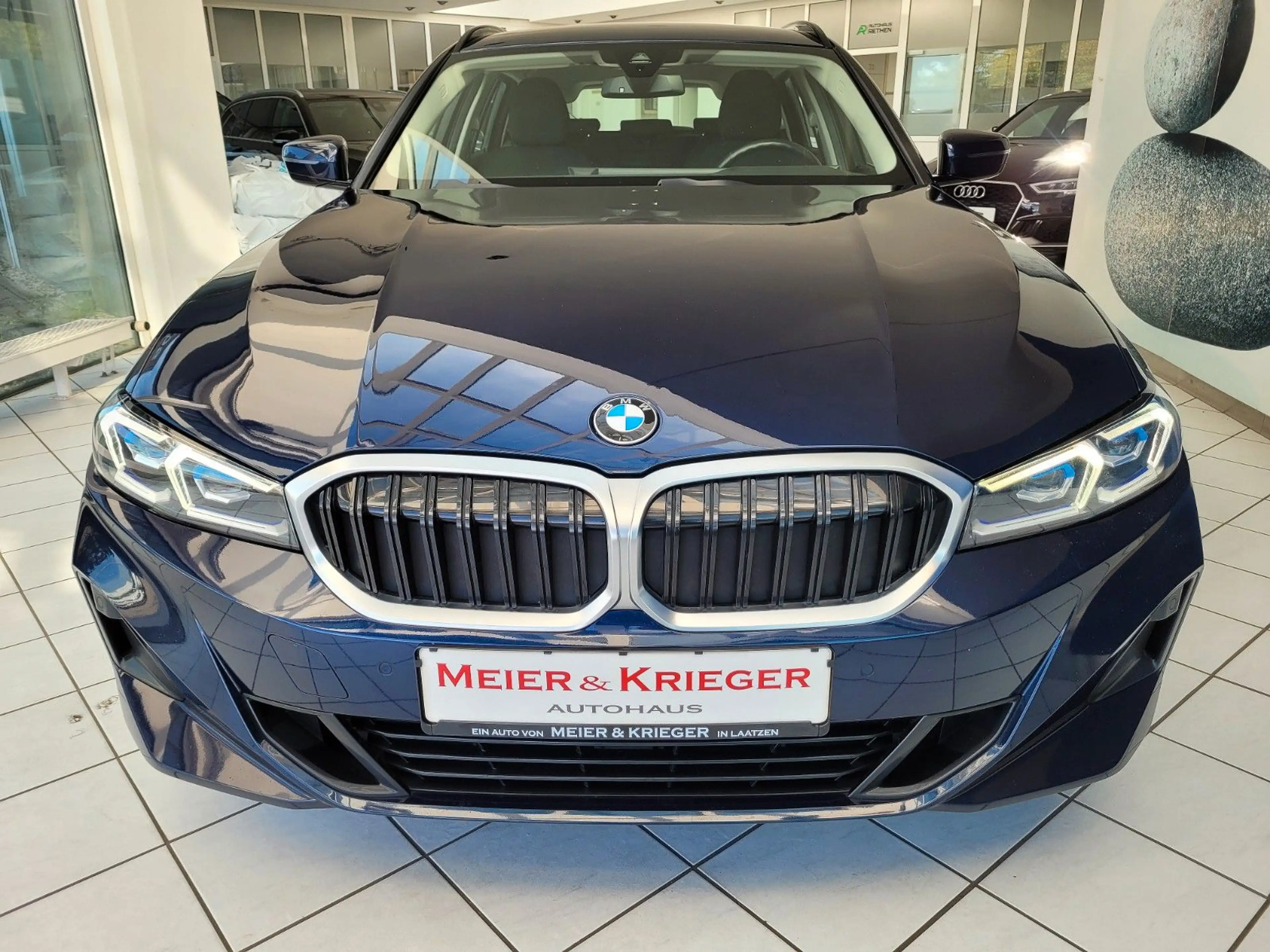BMW 318 d T Aut/HeadUp/CurvedDisplay/Adapt.LED/RFK — photo 4