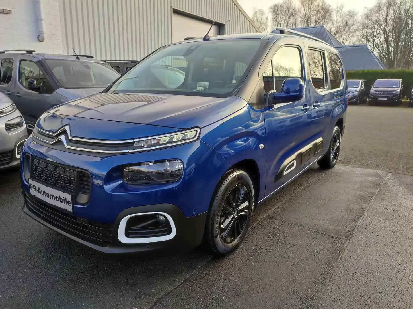 Citroen Berlingo XL EAT8 Klimaaut/Navi/PDC+Cam/7-Sitze Blau - 1