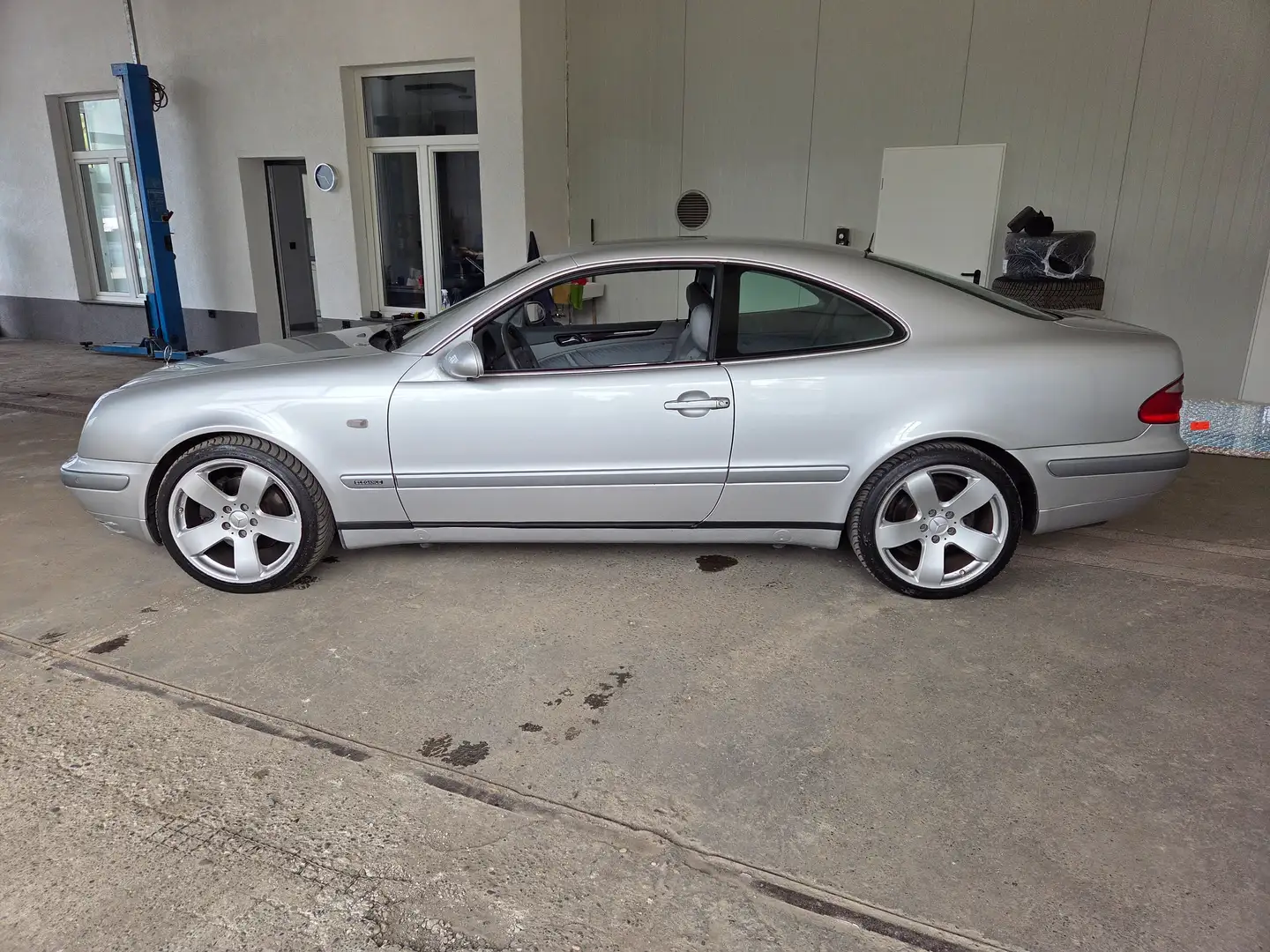 Mercedes-Benz CLK 320 CLK-Klasse Coupe Elegance schöner Youngtimer! Silber - 2