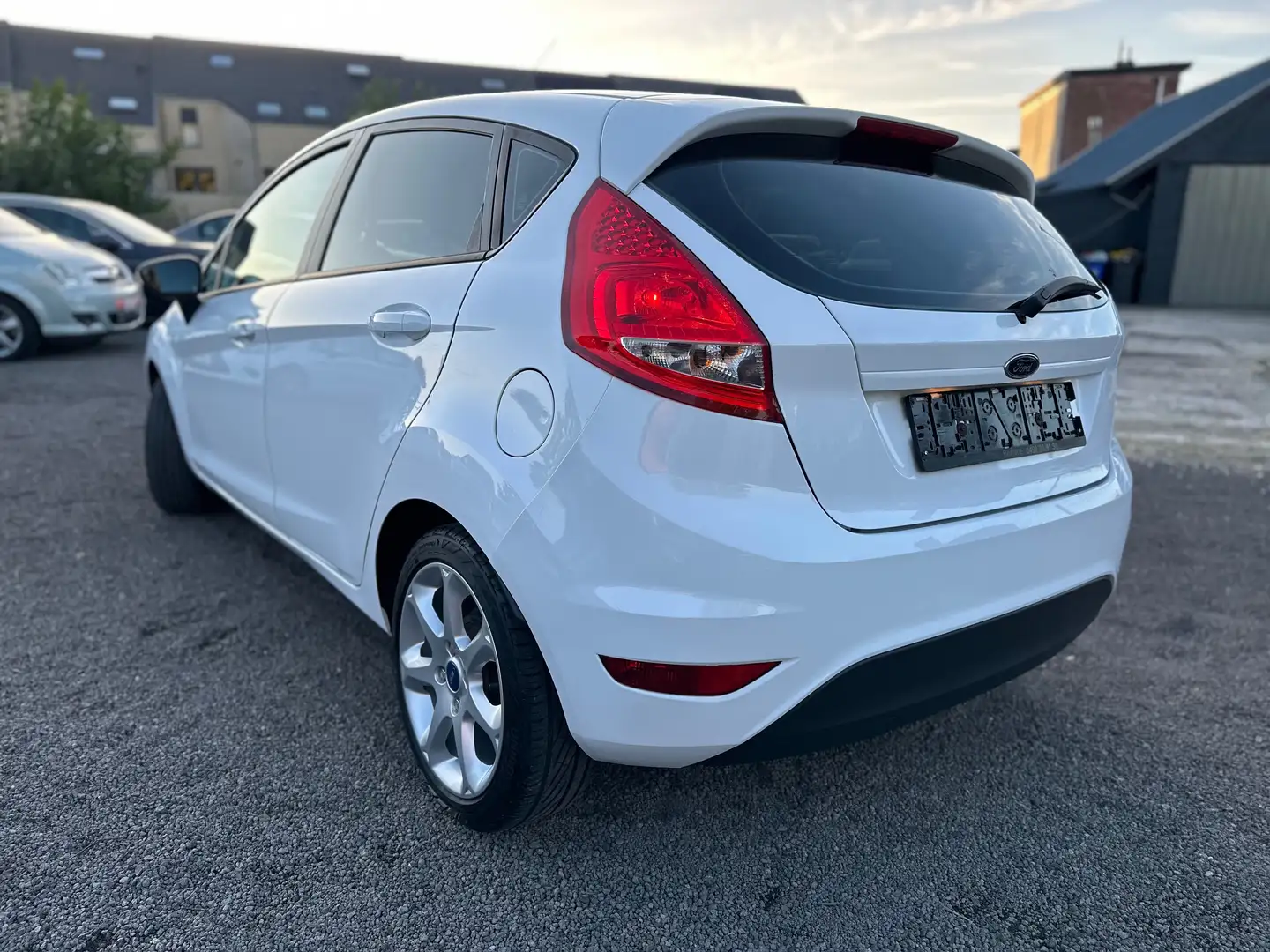 Ford Fiesta Fiesta 1.25i Ambiente Blanc - 2