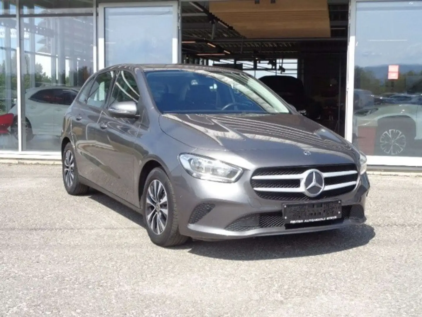 Mercedes-Benz B 180 d Aut. Style *NAVI *Kamera Grau - 1