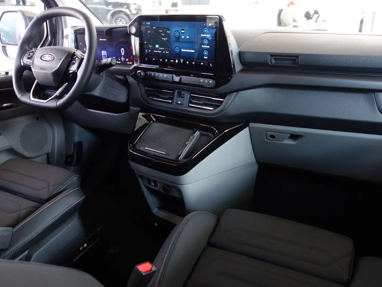 Ford Tourneo Custom Bus PHEV 340 L1 NAVI el.Türen LED 8