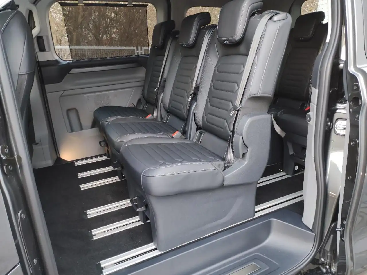Ford Tourneo Custom Bus PHEV 340 L1 NAVI el.Türen LED 12
