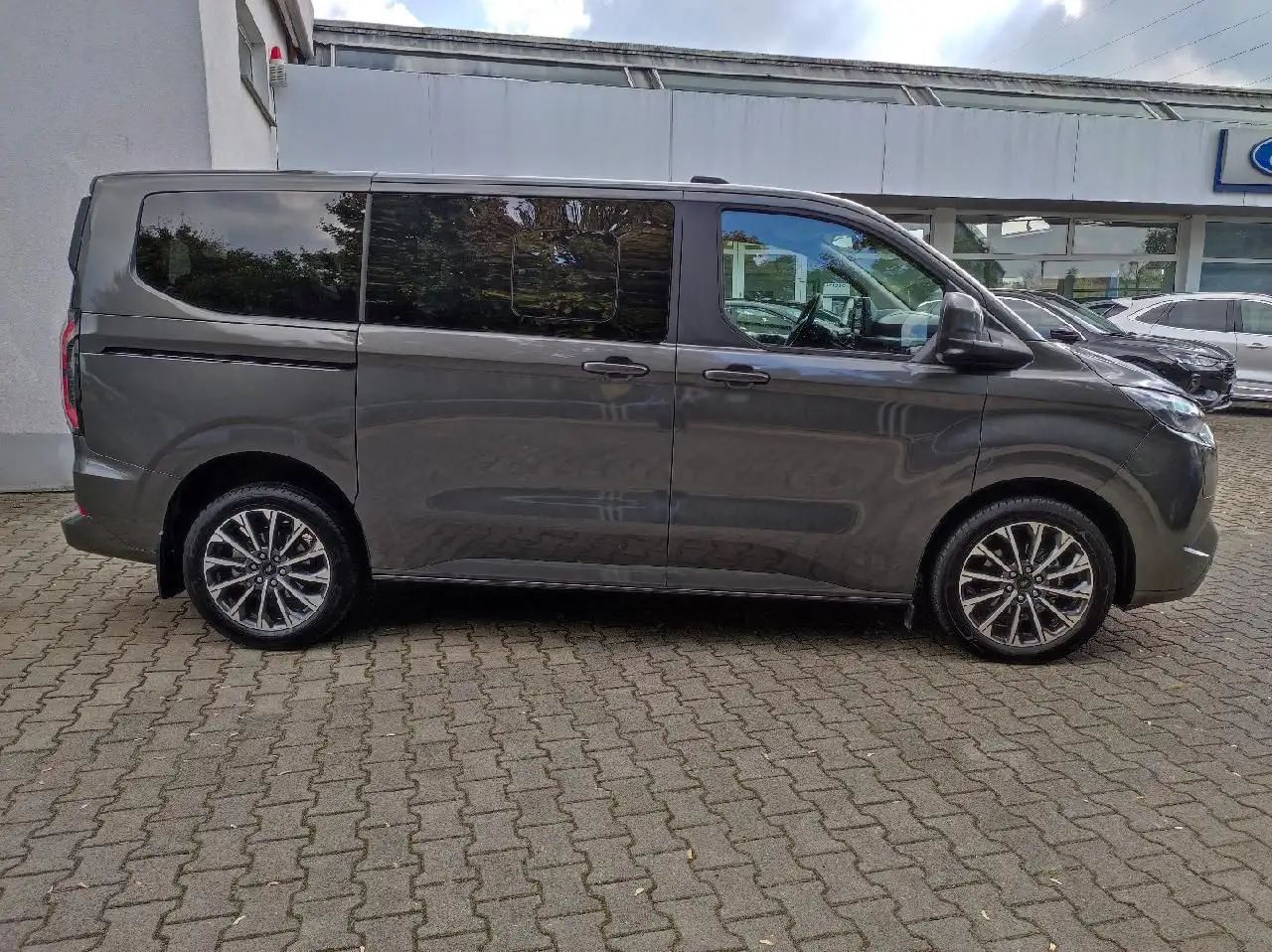 Ford Tourneo Custom Bus PHEV 340 L1 NAVI el.Türen LED 5