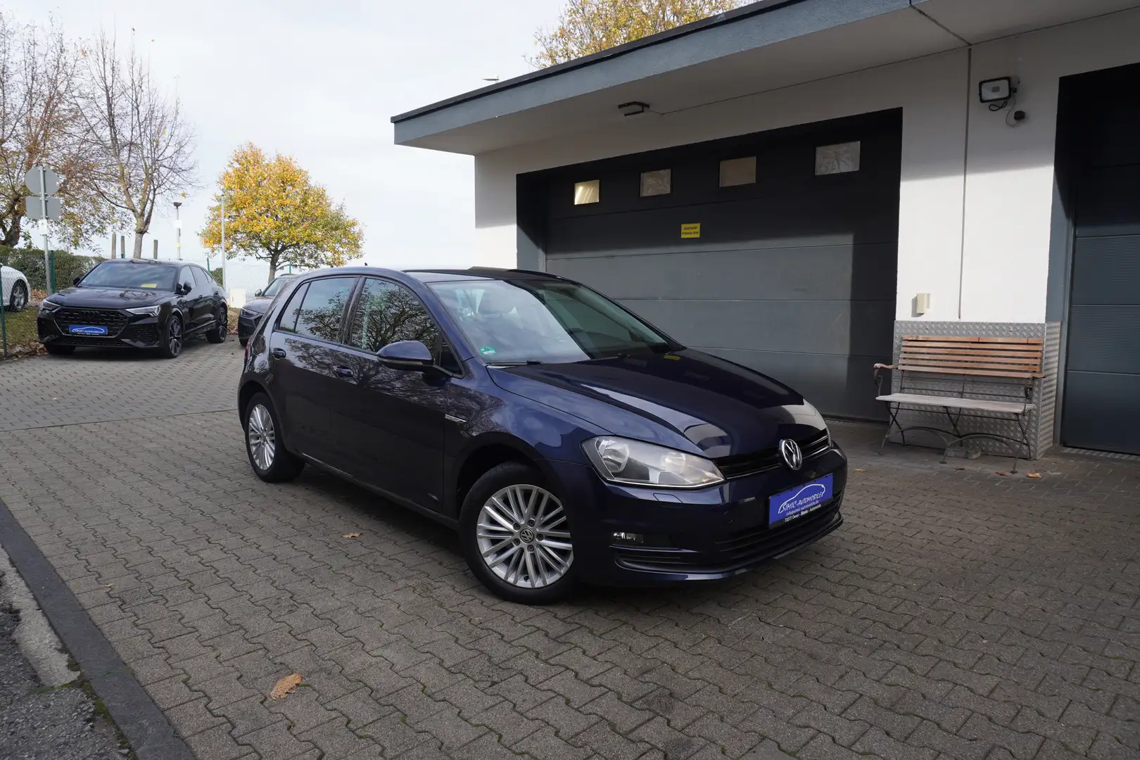 Volkswagen Golf VII Lim. 2.0 TDI Cup KLIMA+NAVI+ALU+PDC+1.Hd+EURO6 Modrá - 1