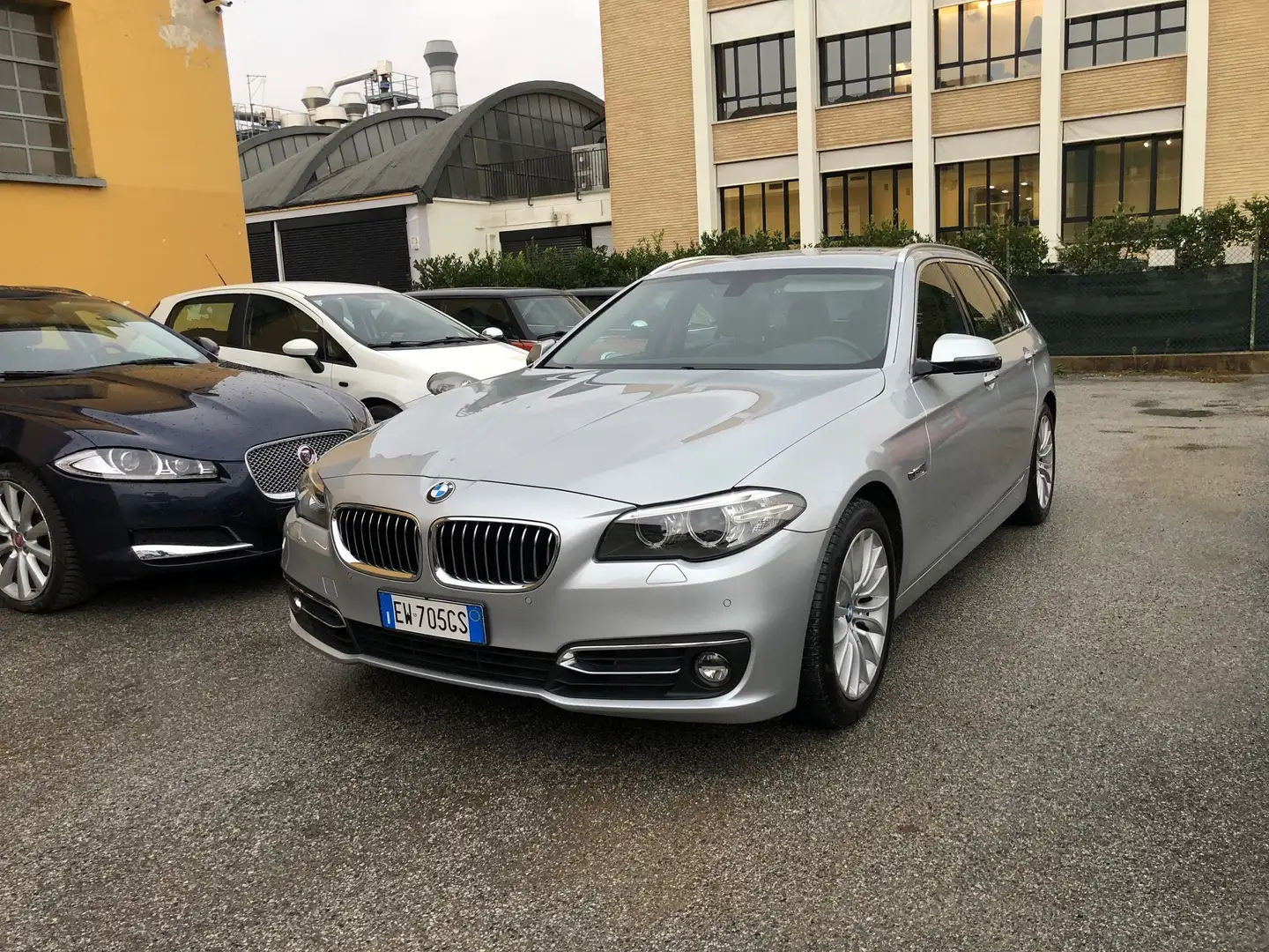 BMW 530 530dA Touring Luxury E6 Silber - 2