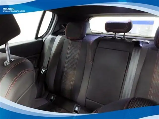 Peugeot 308 view 11