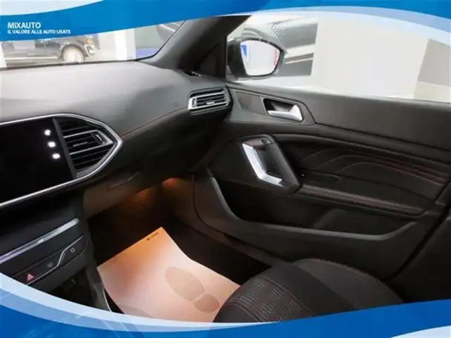 Peugeot 308 view 10