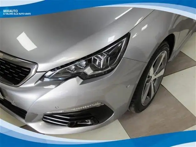 Peugeot 308 view 12