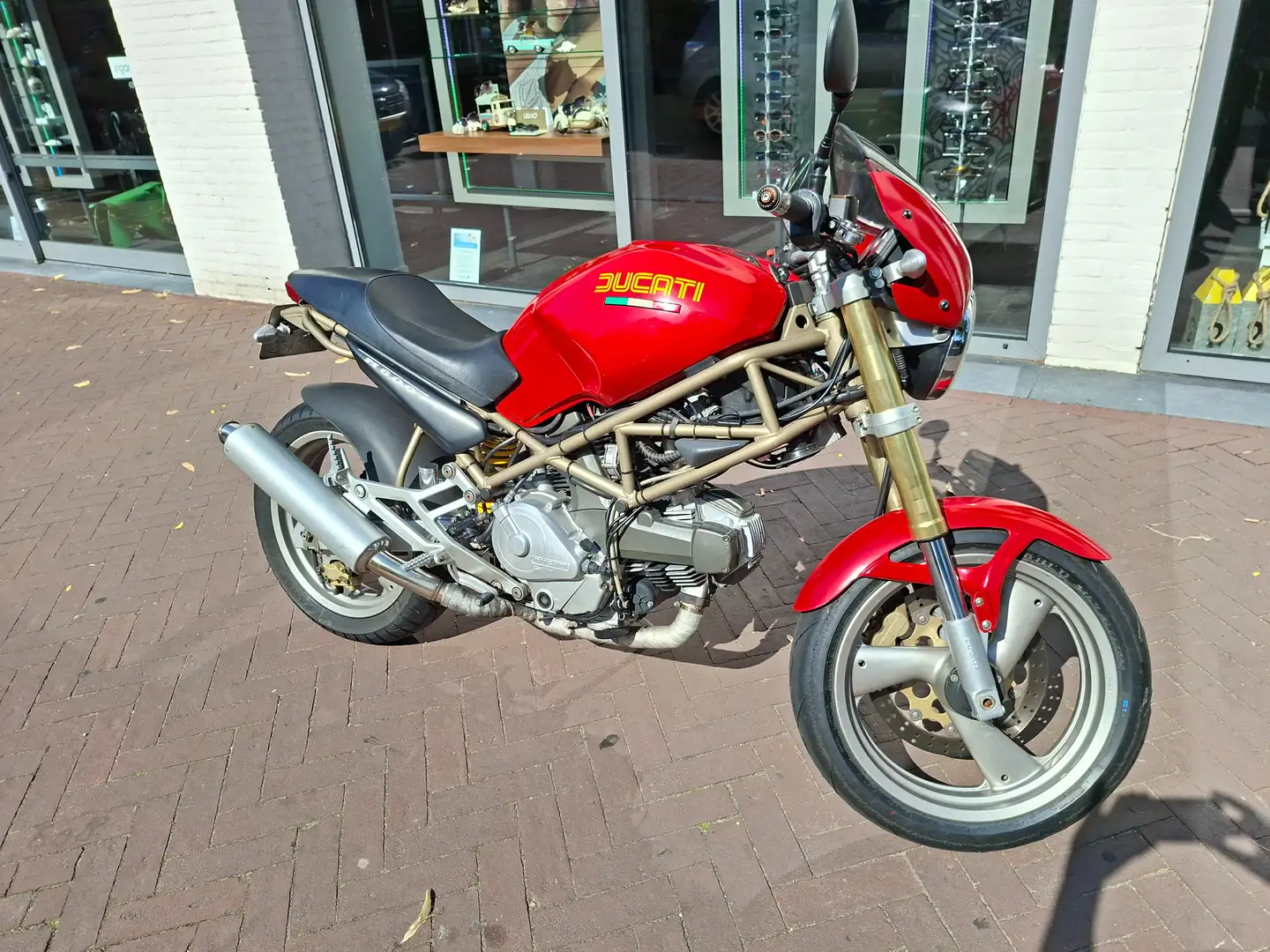 Ducati Monster 600 Rood - 1
