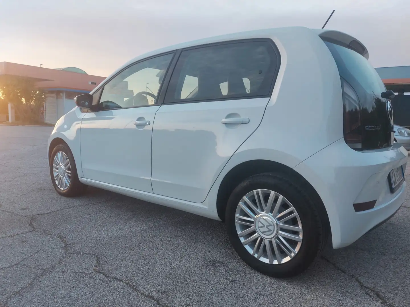 Volkswagen up! 5p 1.0 eco High 68cv Bianco - 2
