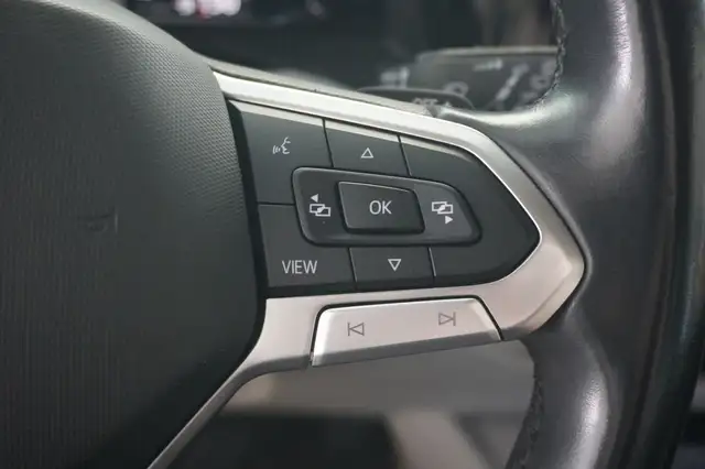 Volkswagen Multivan view 14