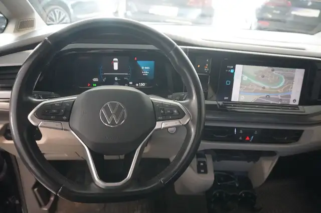 Volkswagen Multivan view 12