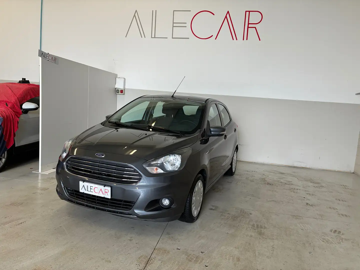 Ford Ka/Ka+ Ka III + 2017 5p Ka + 1.2 70cv Gris - 1