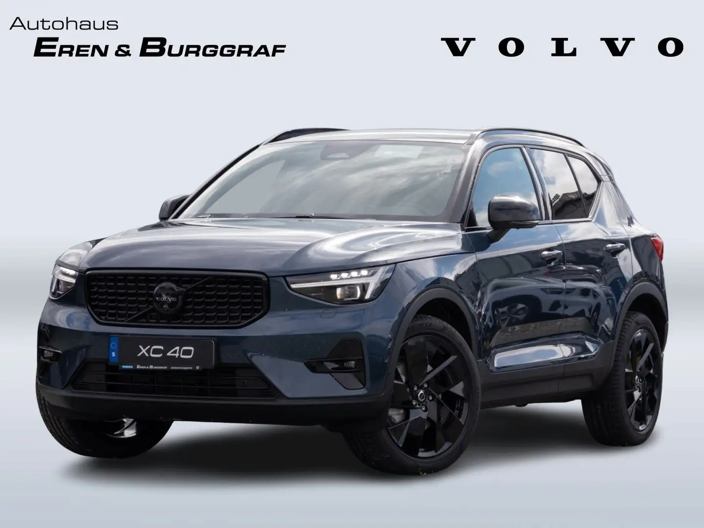Volvo XC40 Plus Black Edition 2WD Bleu - 1
