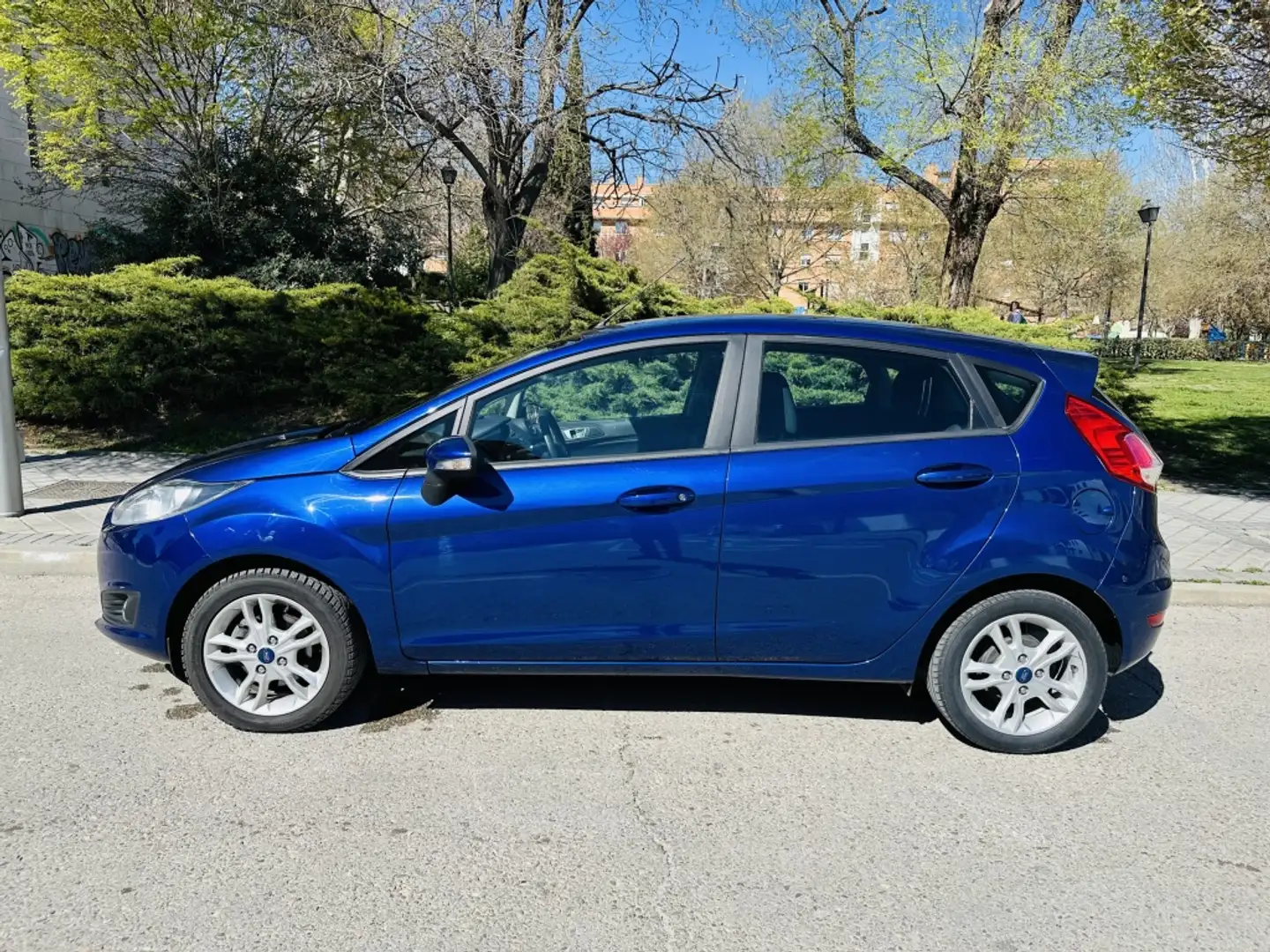 Ford Fiesta 1.25 Trend 82 Azul - 1