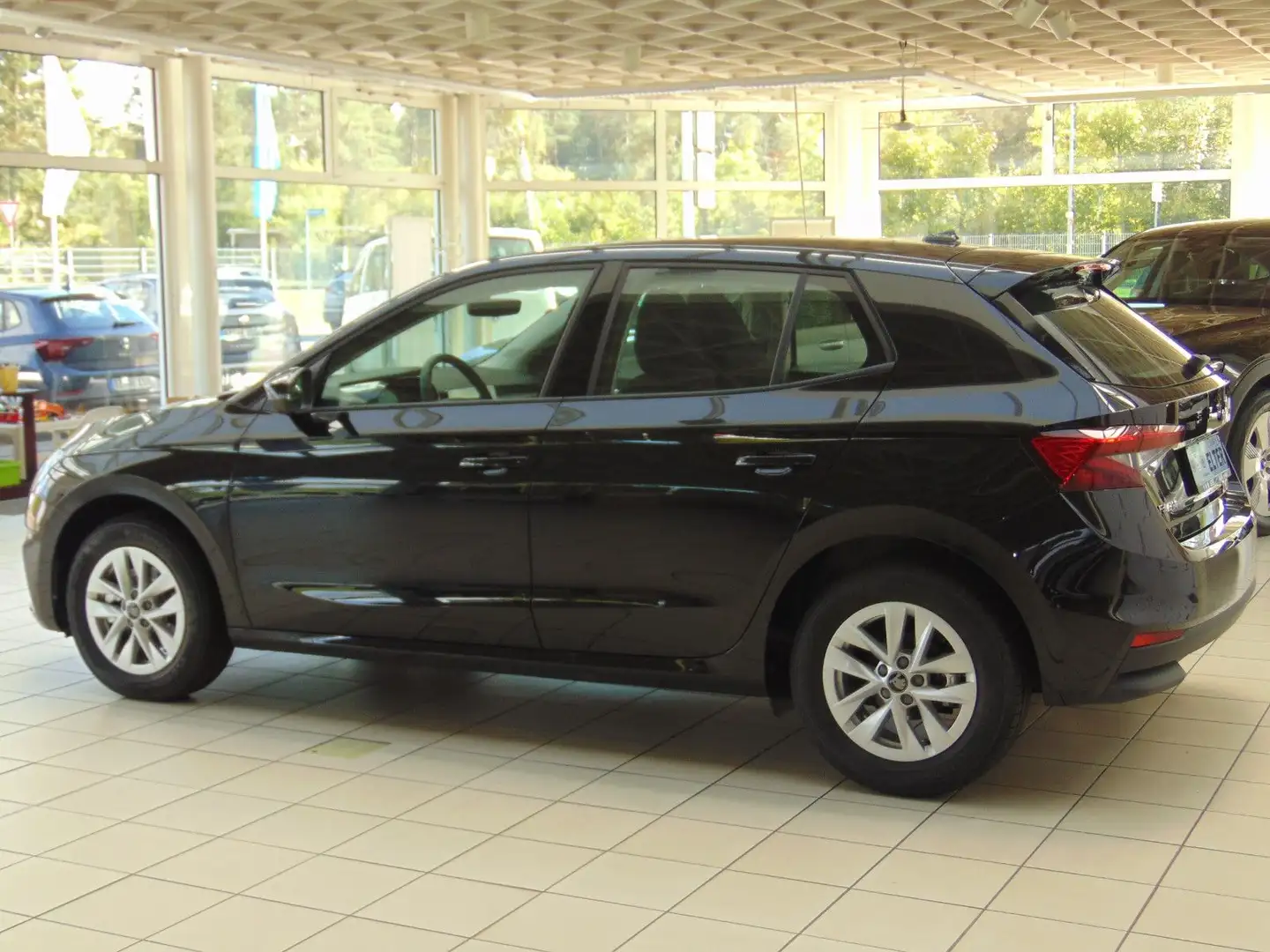 Skoda Fabia Drive 130 Plus 1.0 TSI Selection (115 PS) Schwarz - 2