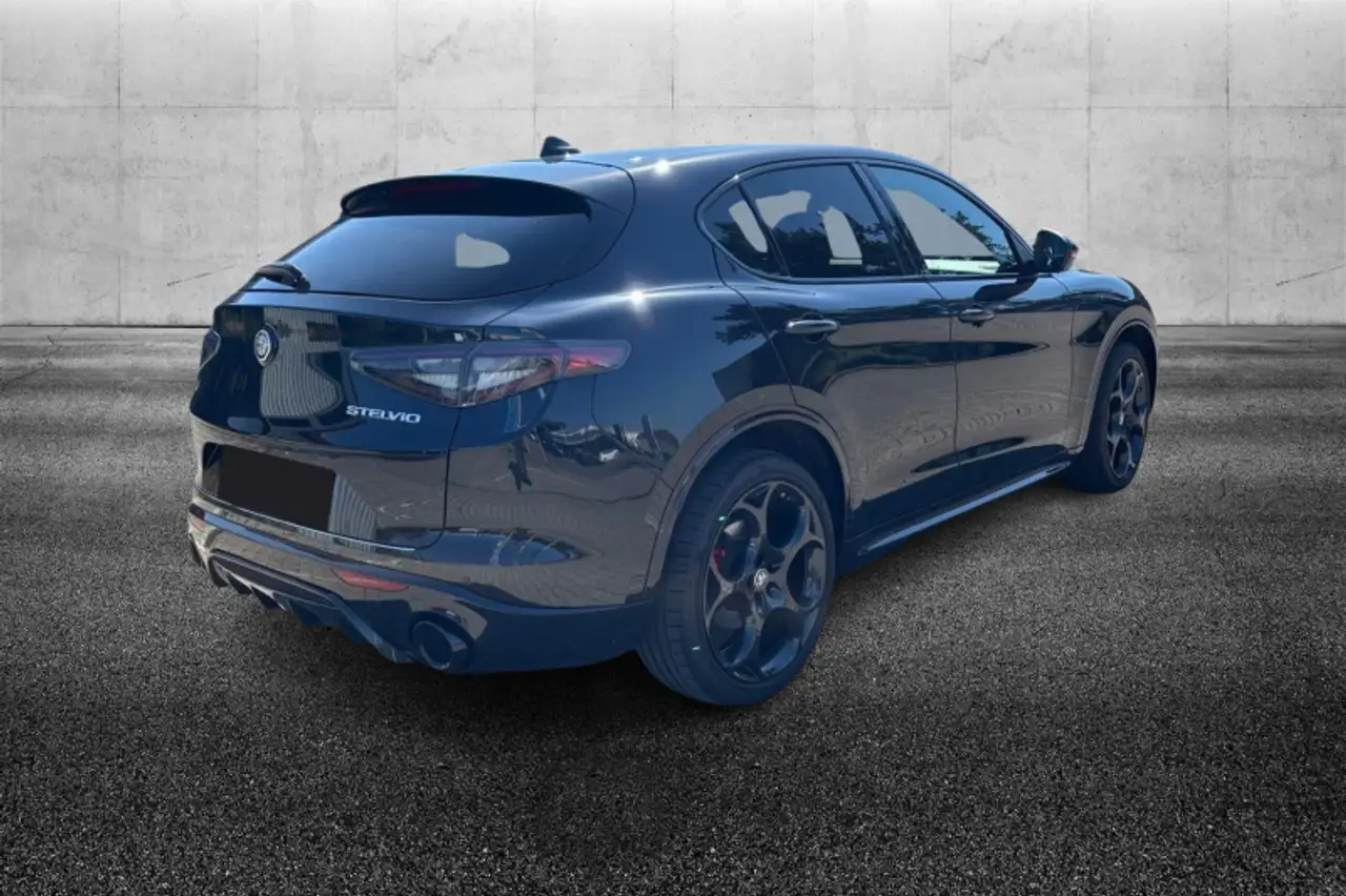 Alfa Romeo Stelvio 2023