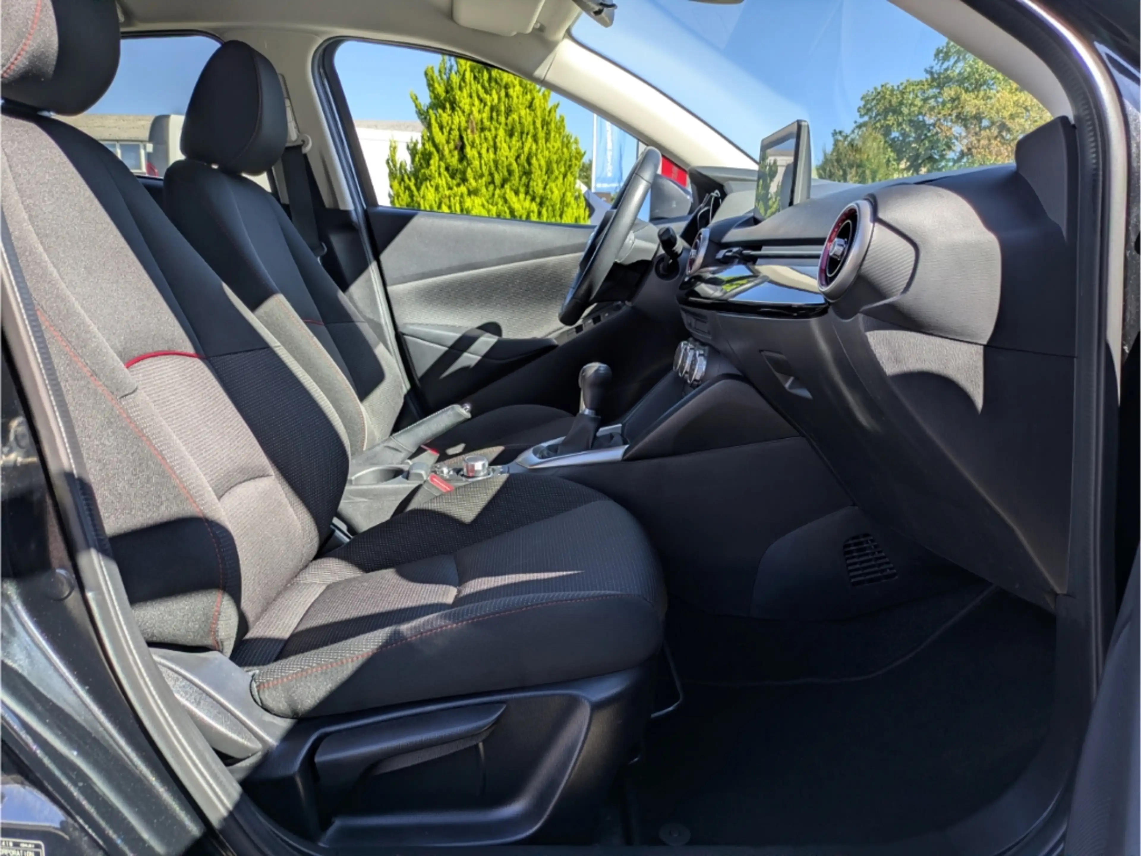 Mazda 2 Homura LED Apple CarPlay Klimaautom DAB SHZ Keyles — photo 5