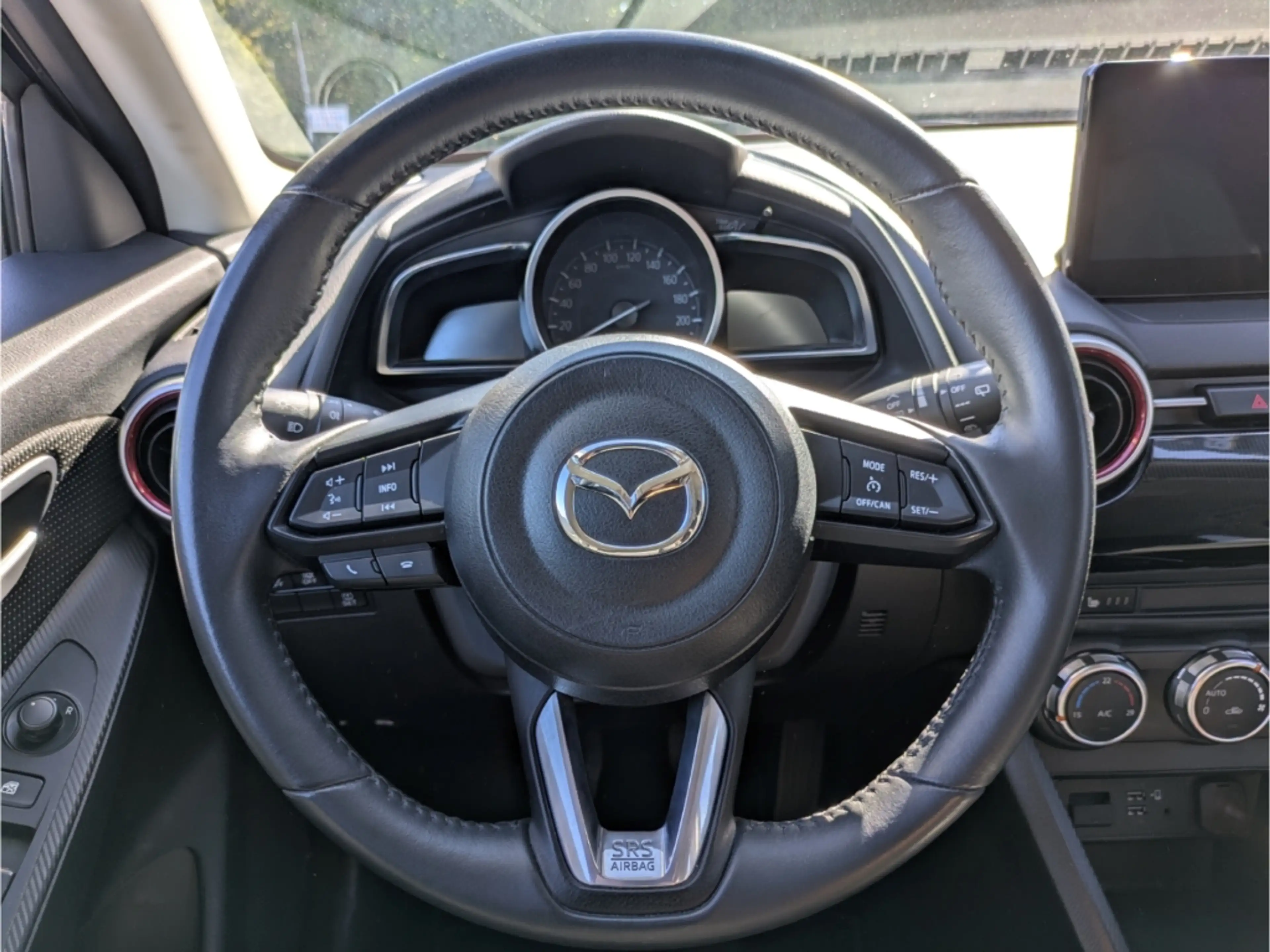 Mazda 2 Homura LED Apple CarPlay Klimaautom DAB SHZ Keyles — photo 8