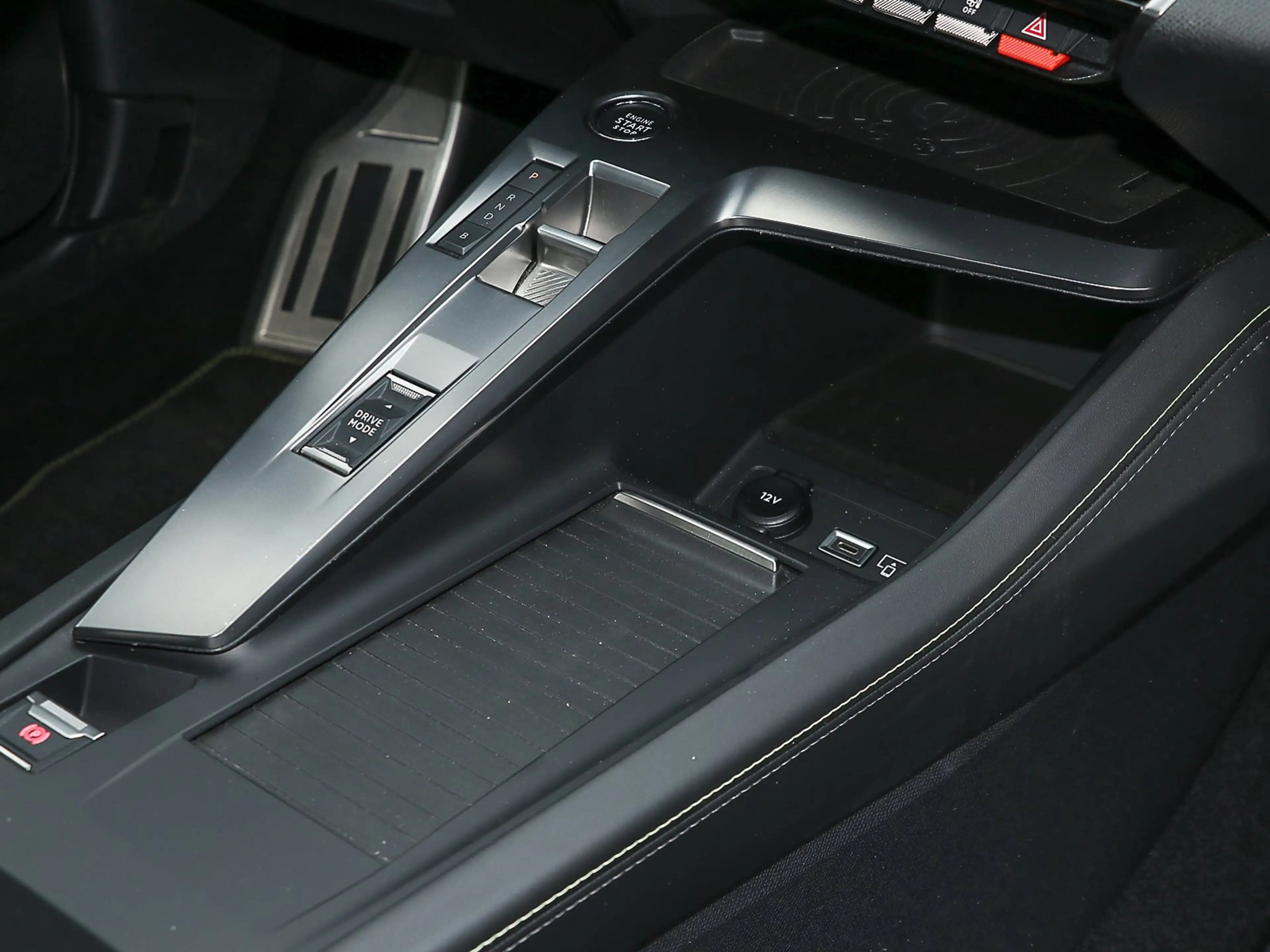 Peugeot 308 GT PACK HYB MJ B2 Focal/360/ACC/Kam./KeyLess — photo 14