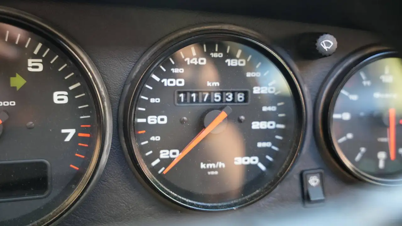 Porsche 964 CARRERA 4, foto 6
