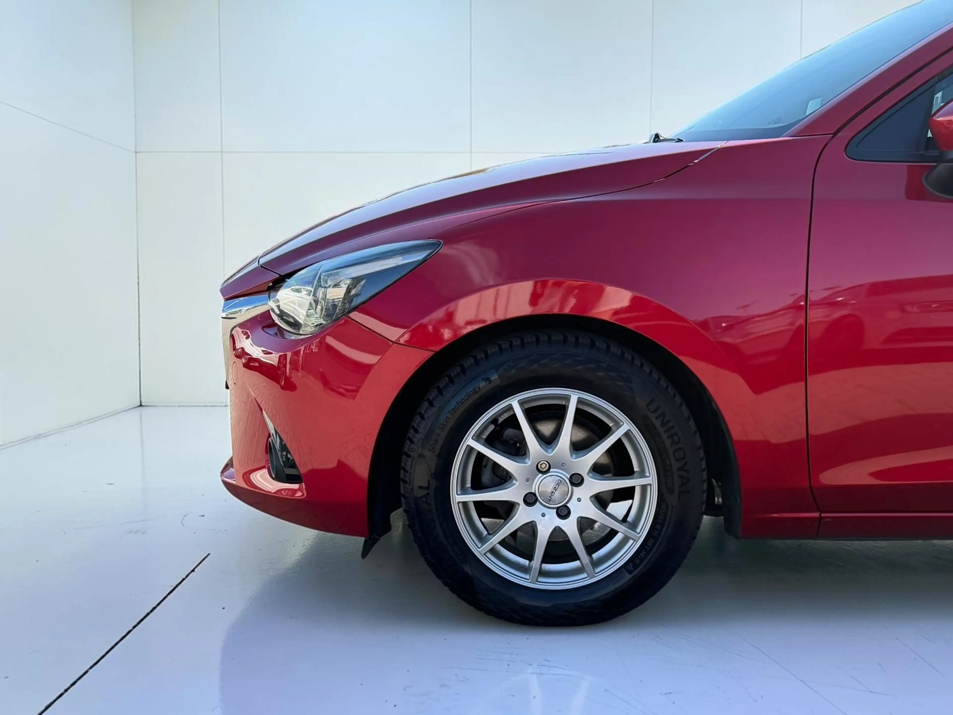 Mazda 2 Lim. White Edition HEAD-UP*KEYLESS*LED*NAVI*SZ — photo 12