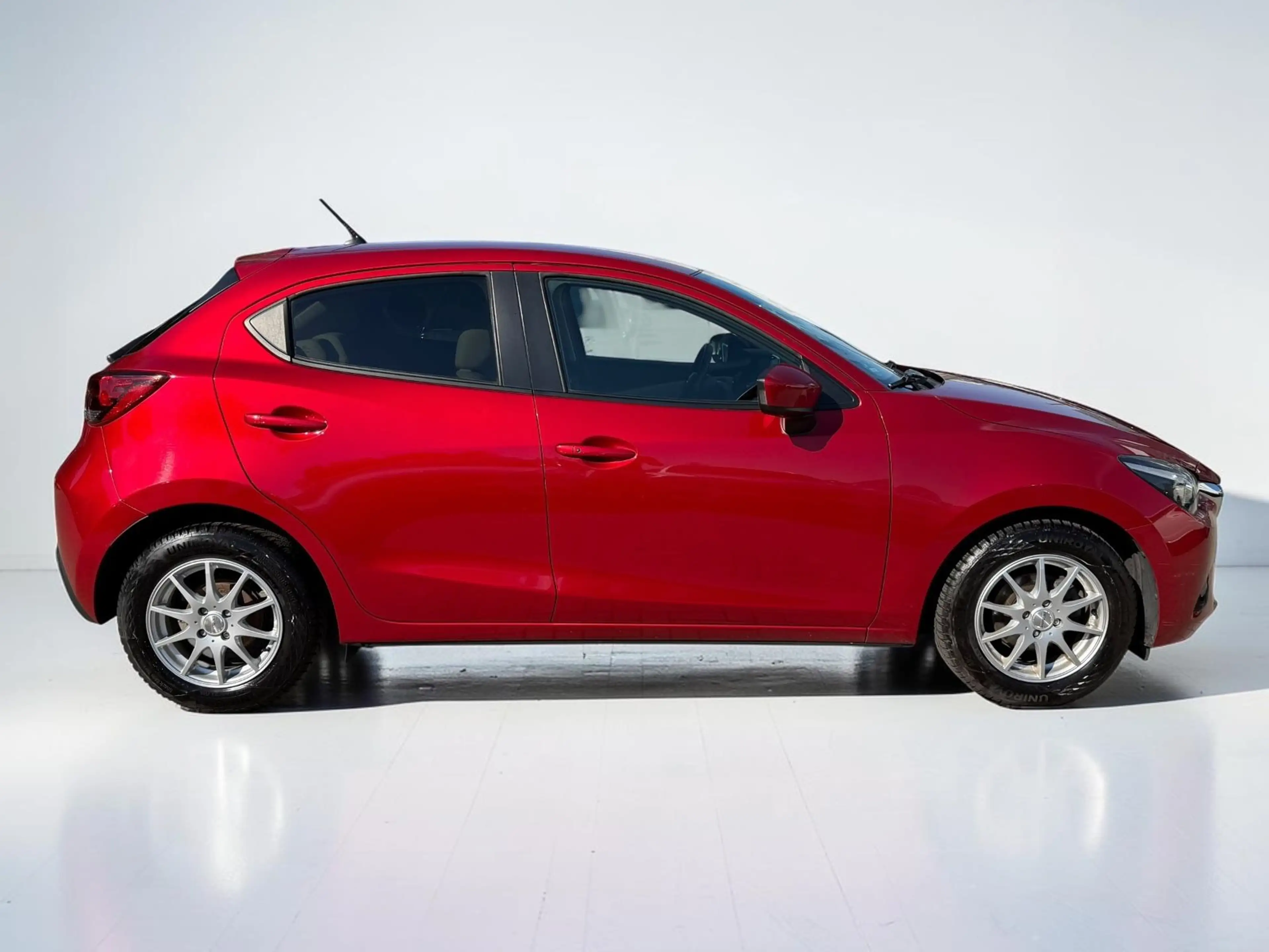 Mazda 2 Lim. White Edition HEAD-UP*KEYLESS*LED*NAVI*SZ — photo 5
