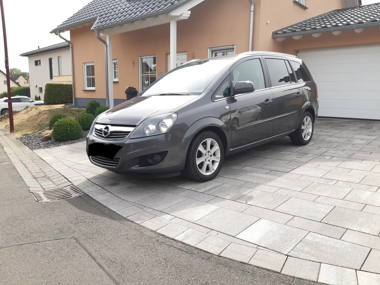 Opel Zafira 1.8 Design Edition - 1