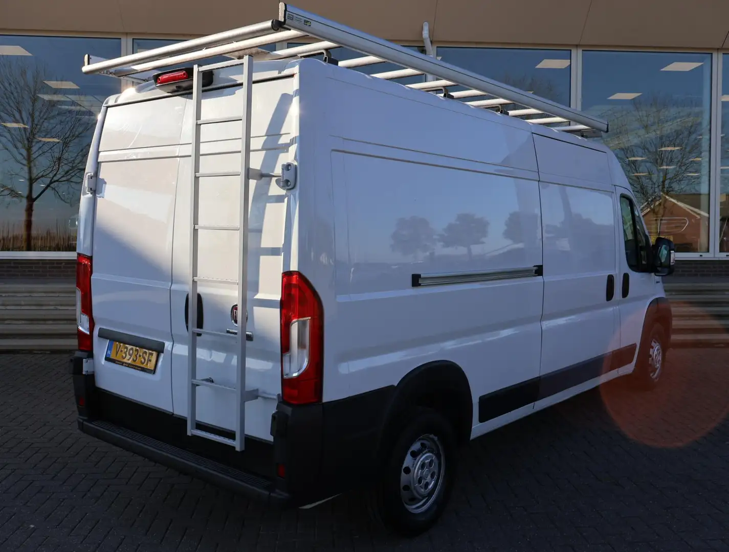 Fiat Ducato 35 2.3 149 PK MULTIJET L3H2 EURO 6 + CAMERA / IMPE Wit - 2