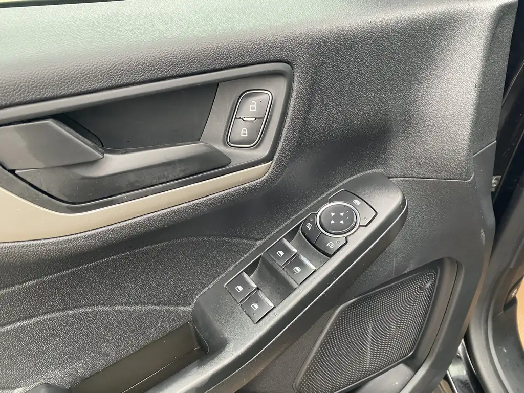 2022 Ford Escape SE | Push Start | Rear Cam | Parking Sensors — photo 5