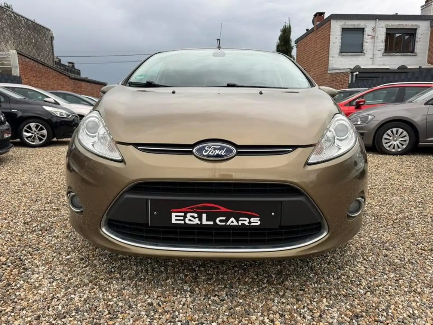 Ford Fiesta Fiesta 1.6 TDCi Titanium **12 mois de garantie** Beige - 2