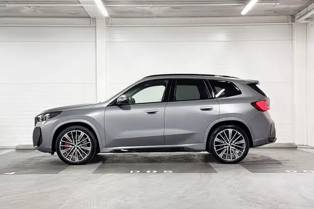 BMW Ix1 view 2