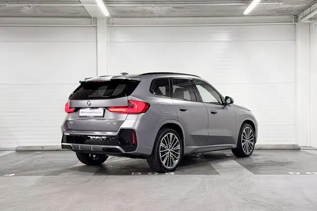 BMW Ix1 view 7