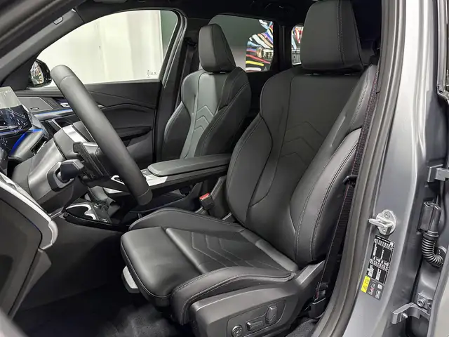 BMW Ix1 view 10